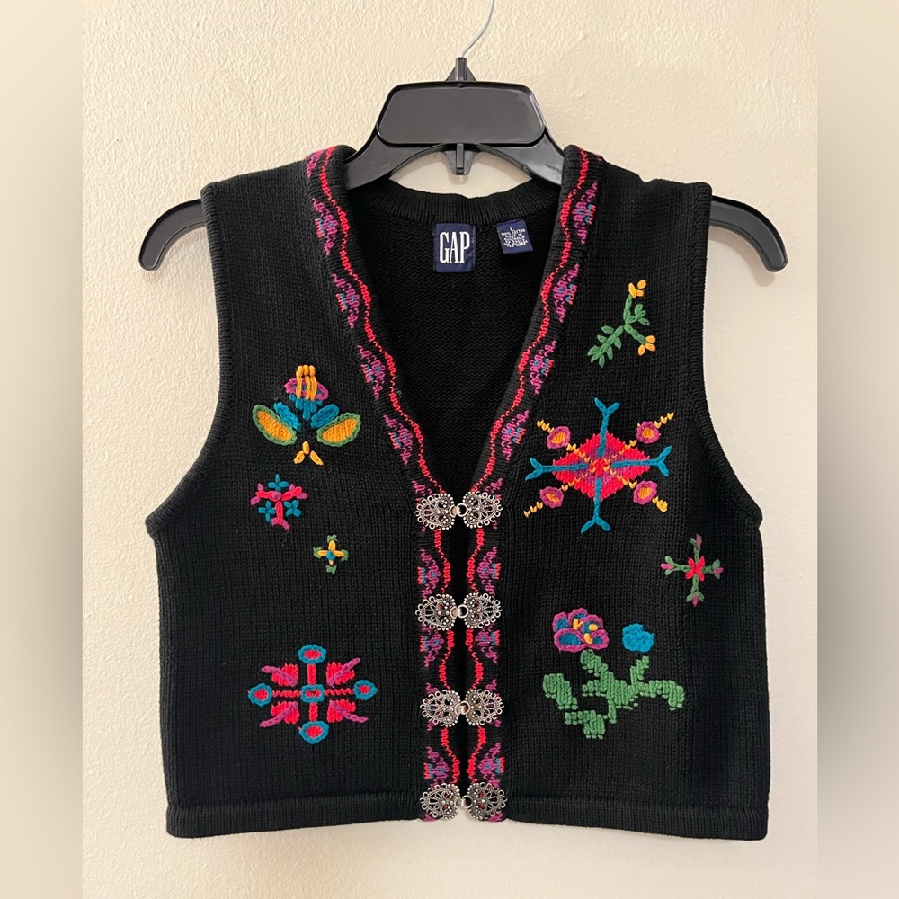 RARE Vintage Gap Embroidered Sweater Vest